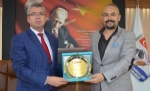 Gncel Gazetesinden Bakanmza Plaket